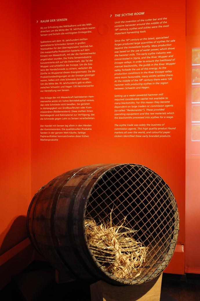 Transportfass für Sensen
Rekonstruktion 1993, Holz, Metall